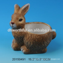 Belle décoration céramique en lapin de Pâques